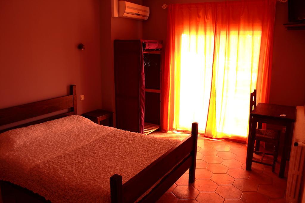 Hotel Le Couloubrier 勒穆伊 外观 照片