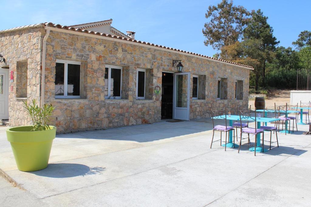 Hotel Le Couloubrier 勒穆伊 外观 照片