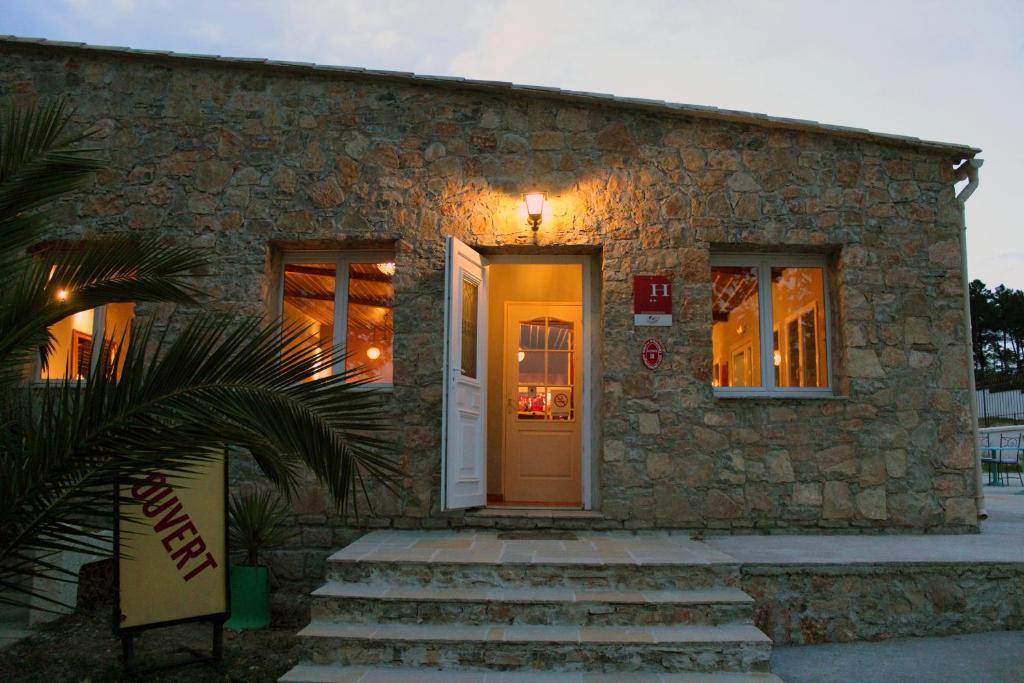 Hotel Le Couloubrier 勒穆伊 外观 照片