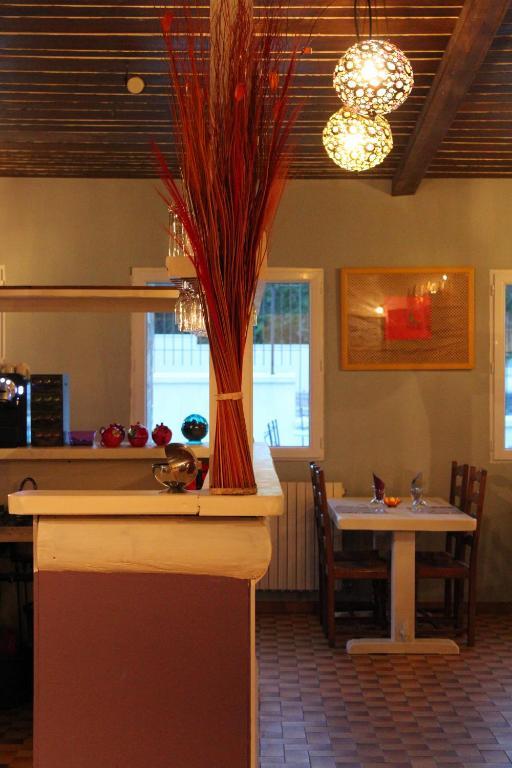 Hotel Le Couloubrier 勒穆伊 外观 照片